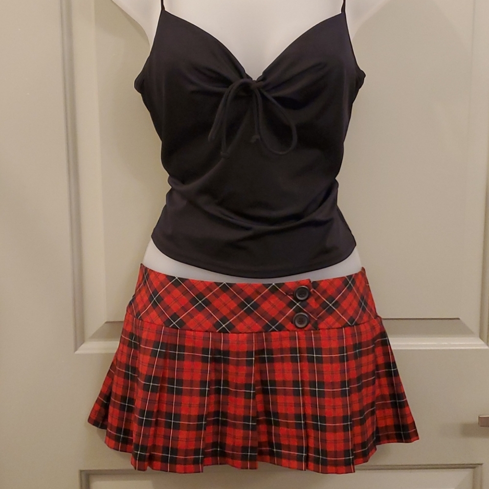 Super cute plaid skirt